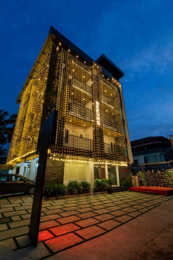 Hotel Daan Regency Thrissur Exterior foto